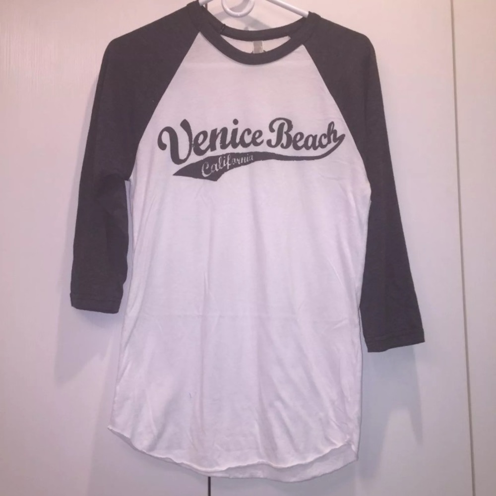 Baseball tee